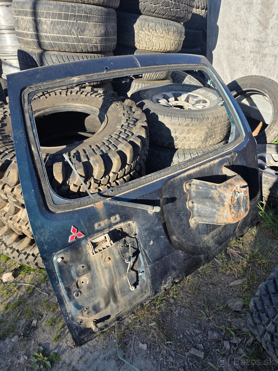 Kufrove dvere Pajero III 3.2did
