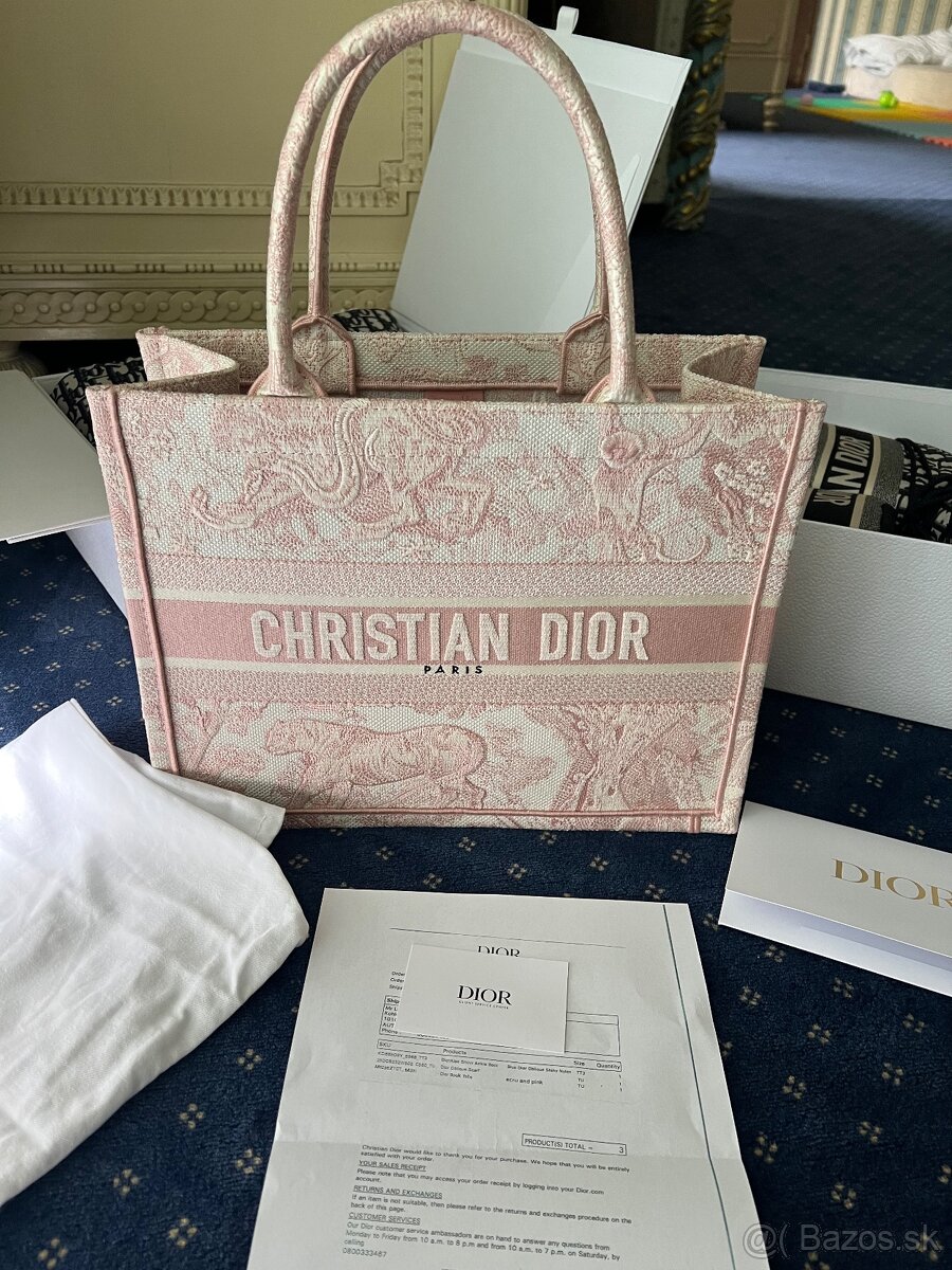 Dior tote book