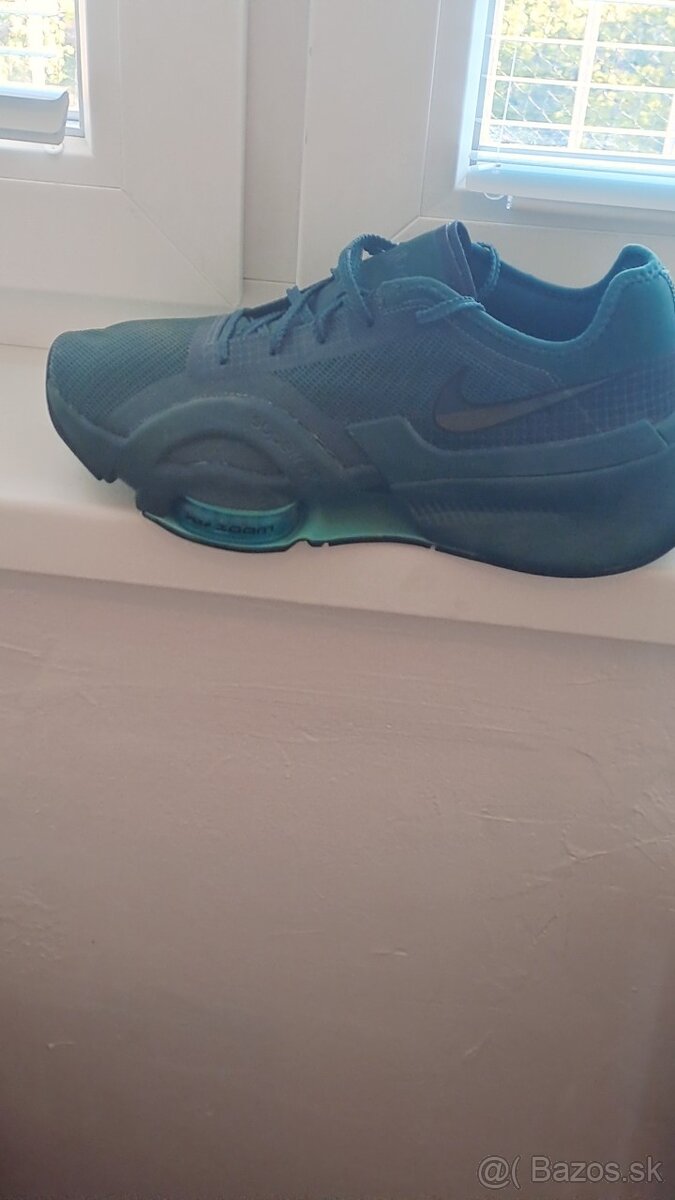 Botasky nike