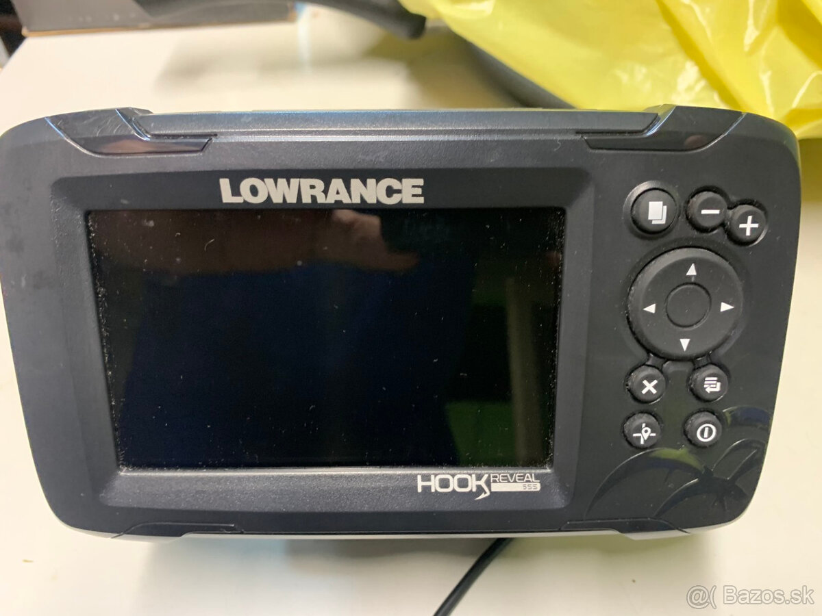 Predám sonar LOWRANCE Hook Reveal 5 83/200 HDI