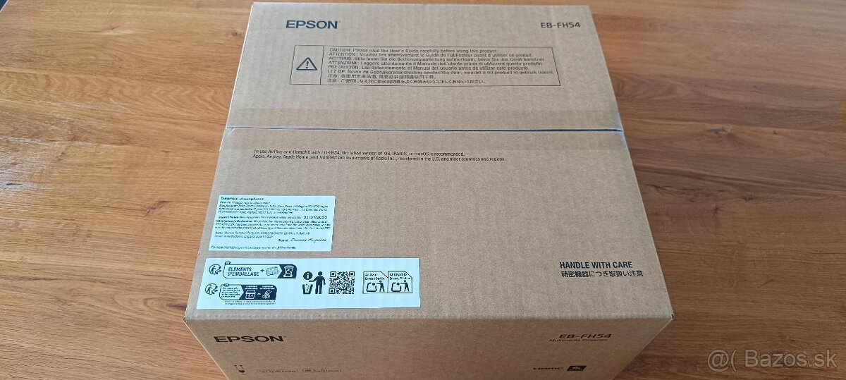 NOVY, NEROZBALENY Projektor EPSON 3LCD, tekuté kryštály, FHD