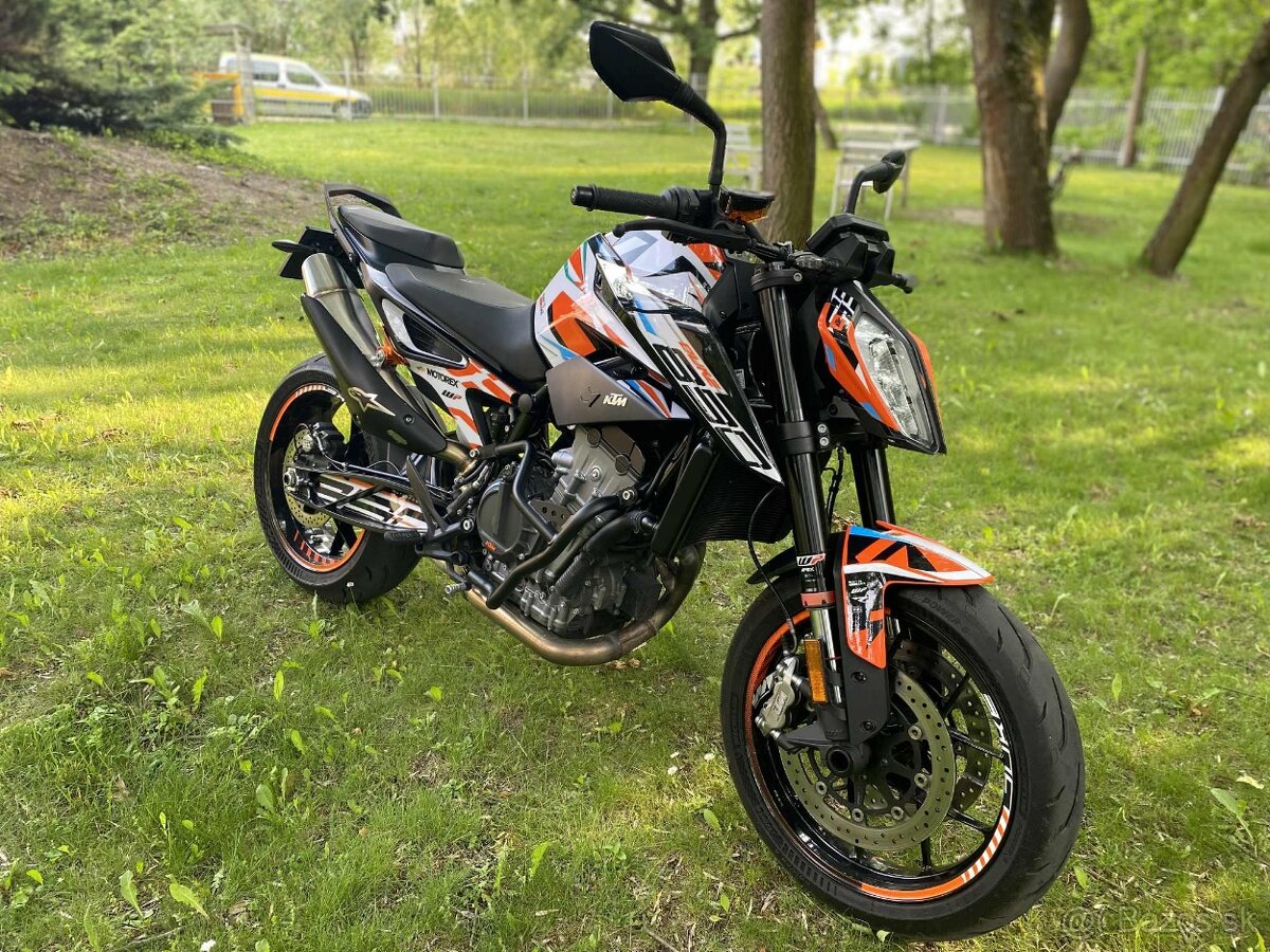 KTM Duke 890