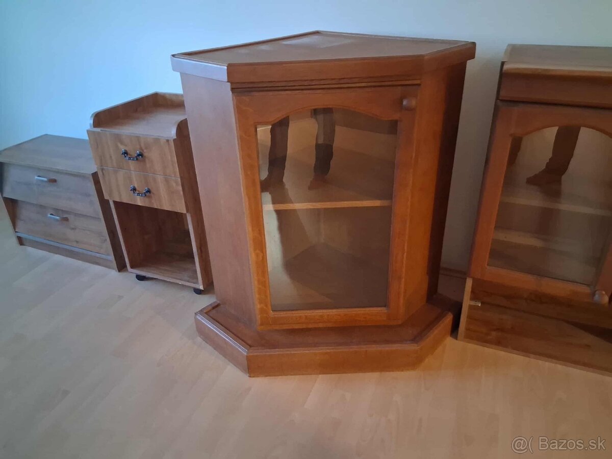 Zadarmo rohova skrinka REZERVOVANÉ