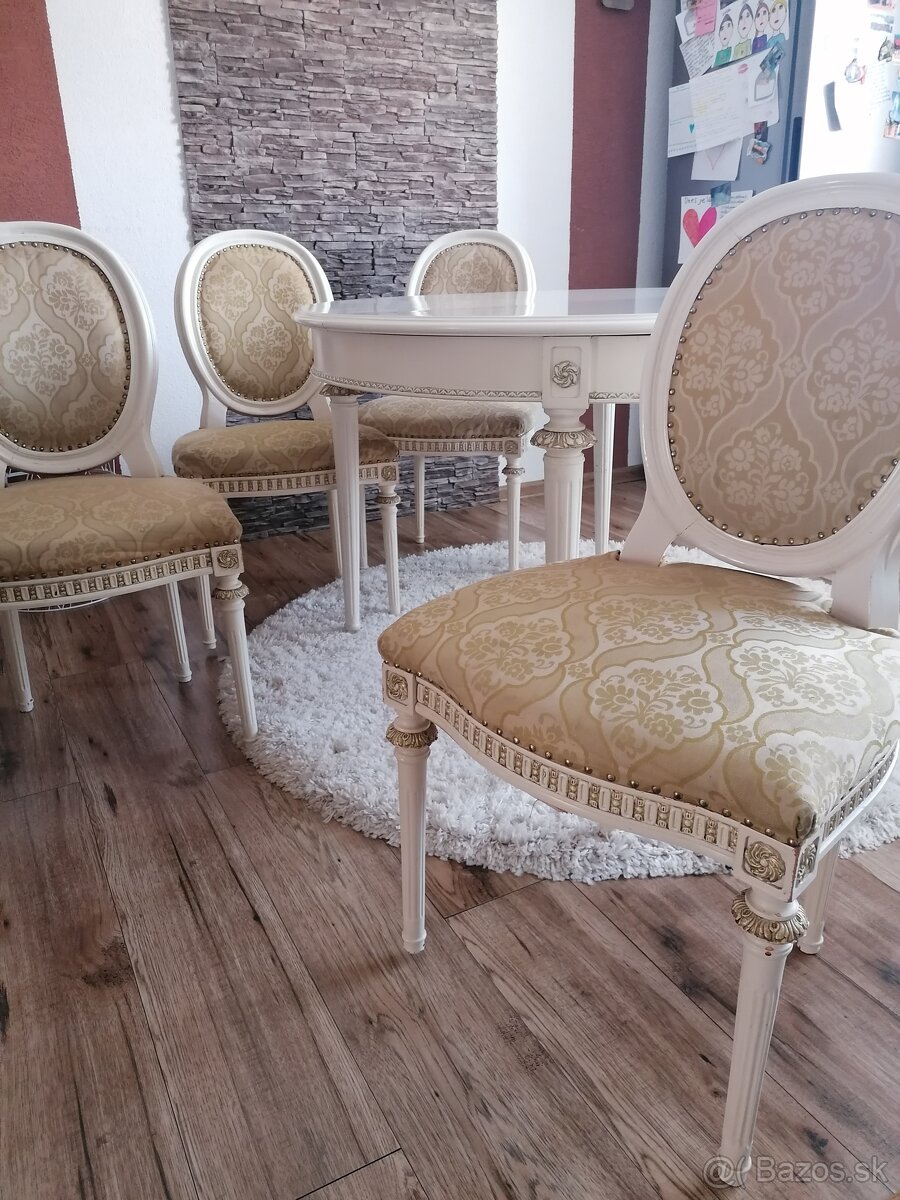 Rozkladací stôl +4 stoličky