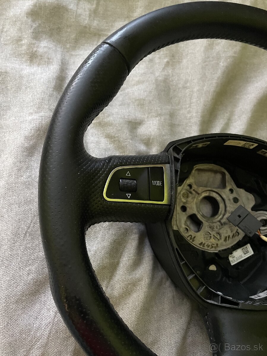 Volant audi a4 b8 trojramenný