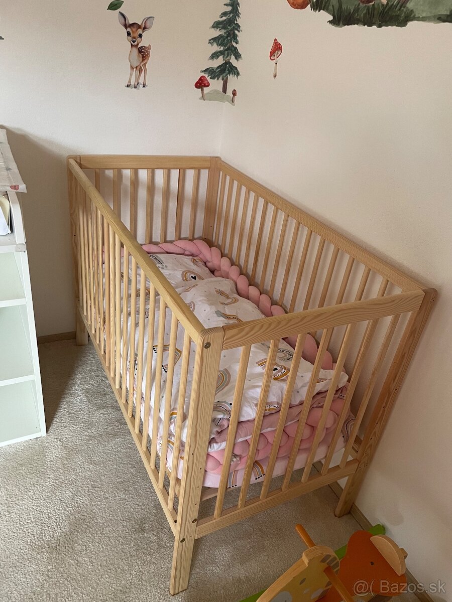 Detská drevená postieľka