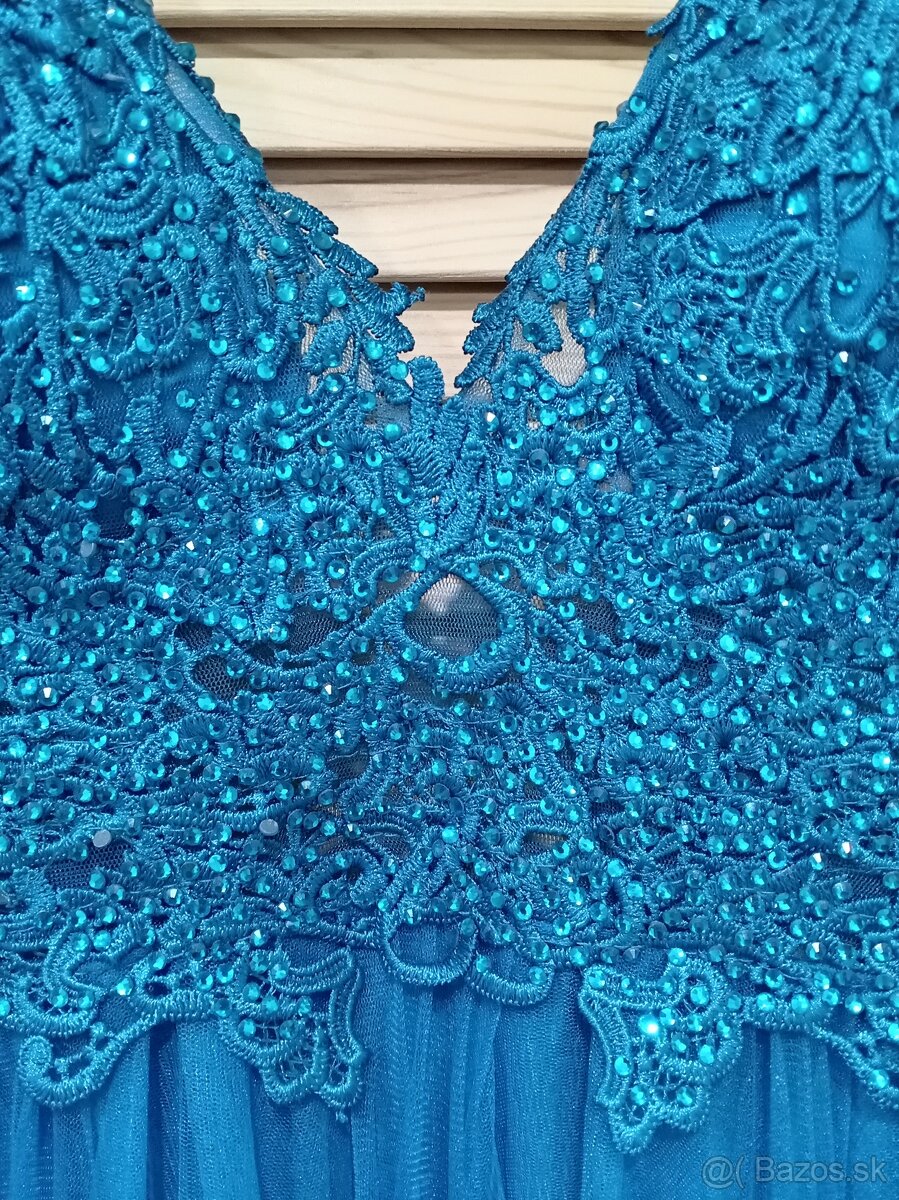 Predám krásne šaty, raz oblečené