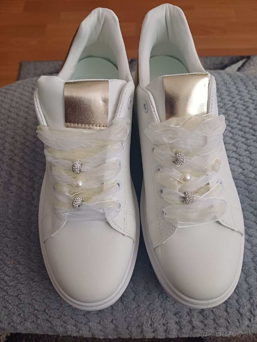 Botasky na platforme