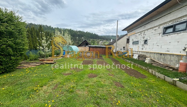 ZĽAVA 6.000,- € - dom + pozemok 801 m2 – Široké
