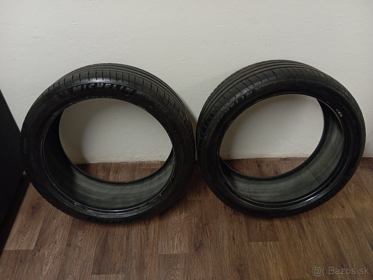 ⬇️Michelin 255/40 R21 ⬇️