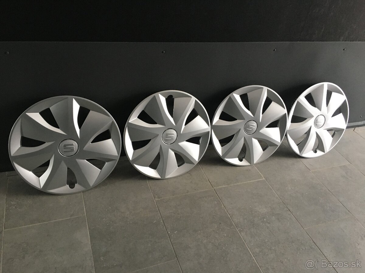 Seat leon r 16 Puklice