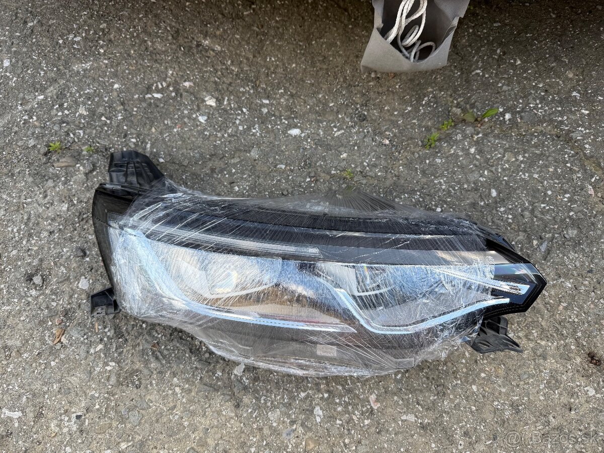 RENAULT TALISMAN SVETLO PRAVÁ 15-20 FULL LED 260