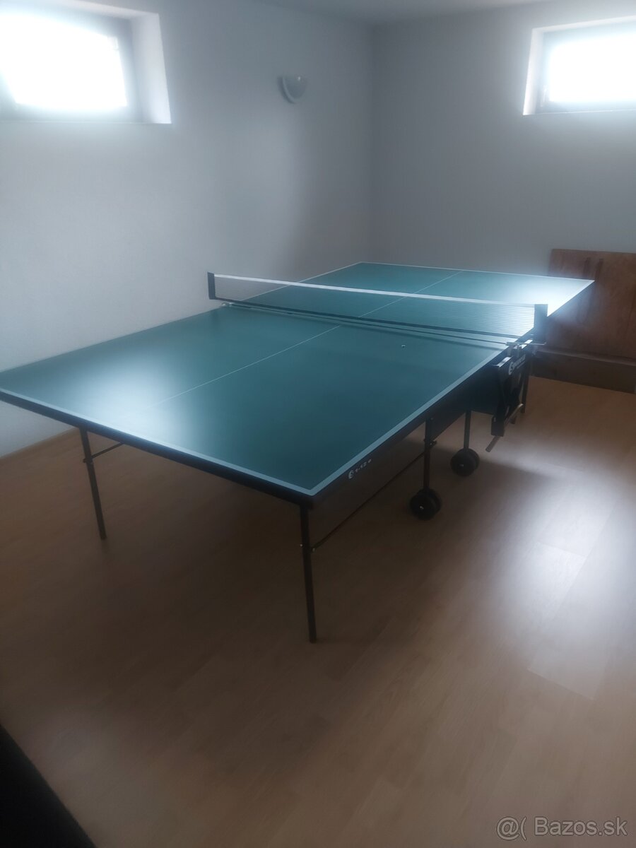 Pingpongový stól