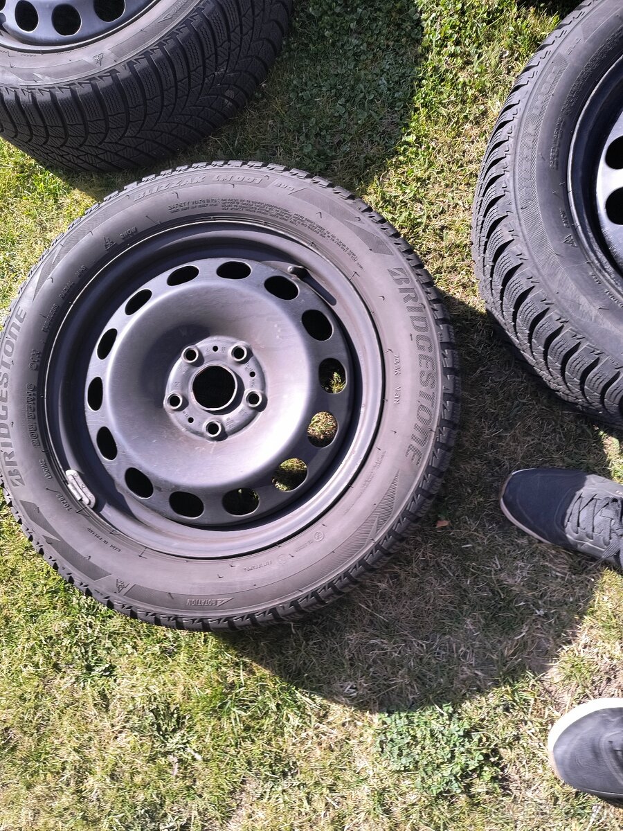 205/55R16 6Jx16 na plechových diskoch + nepoužitá rezerva