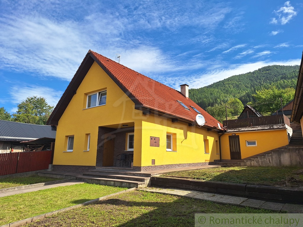 Dom pre 4-člennú rodinu, s pracovňou, v mestskej časti Ruž