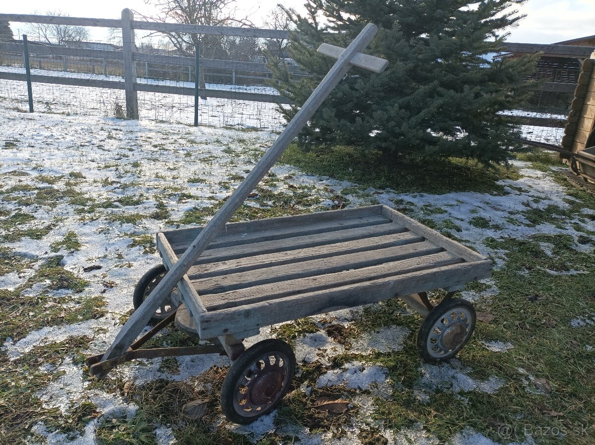 Drevený vozik