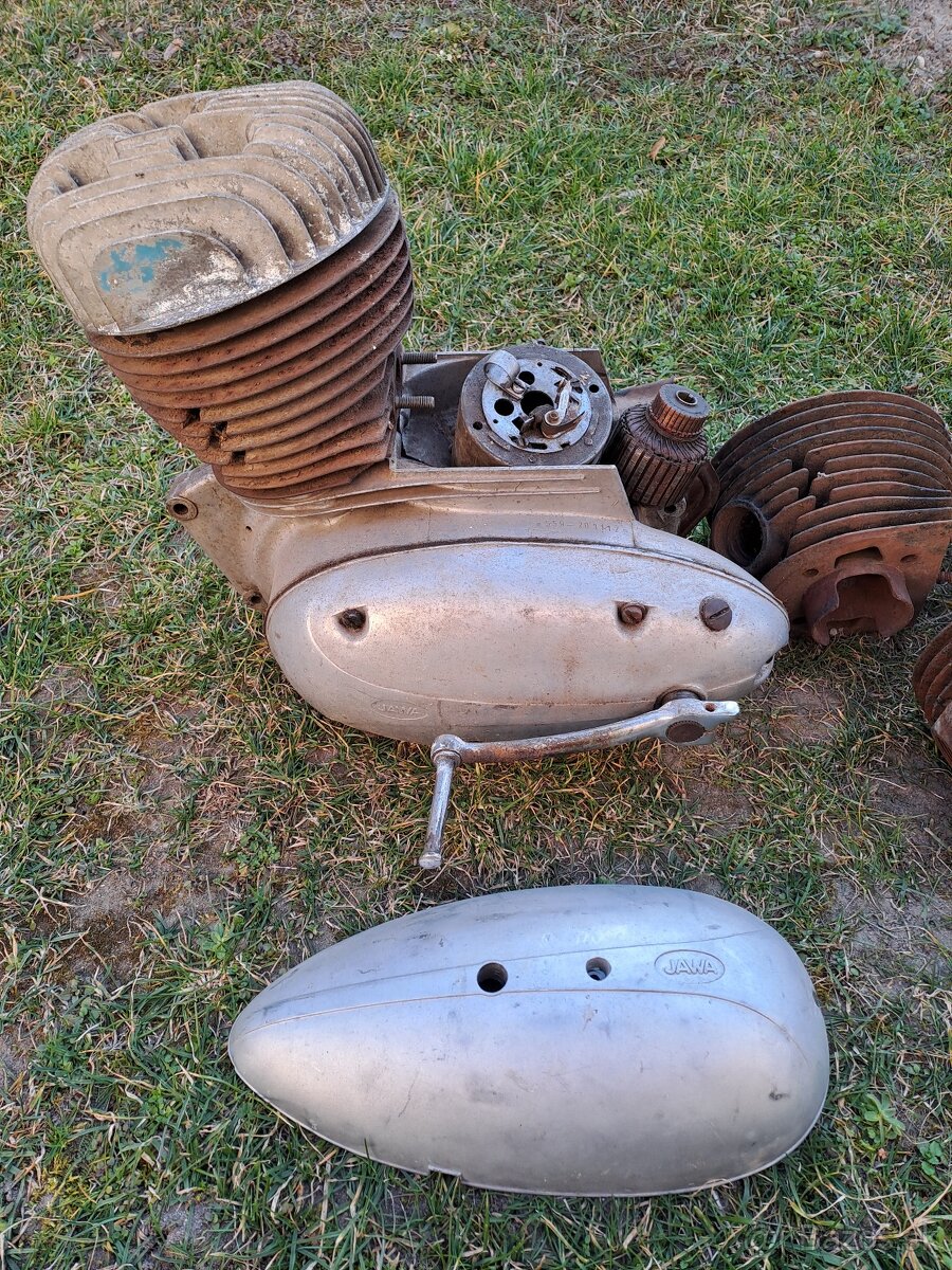 Motor jawa 250 559 panelka