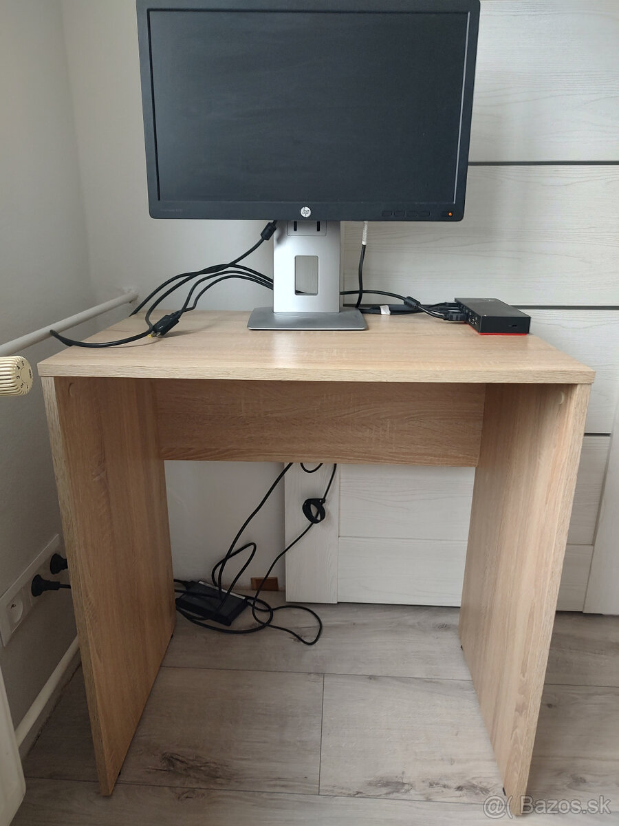 Pracovný, písací stôl