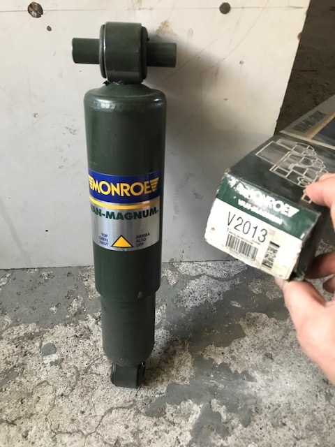 Tlmiče zadné MB W631