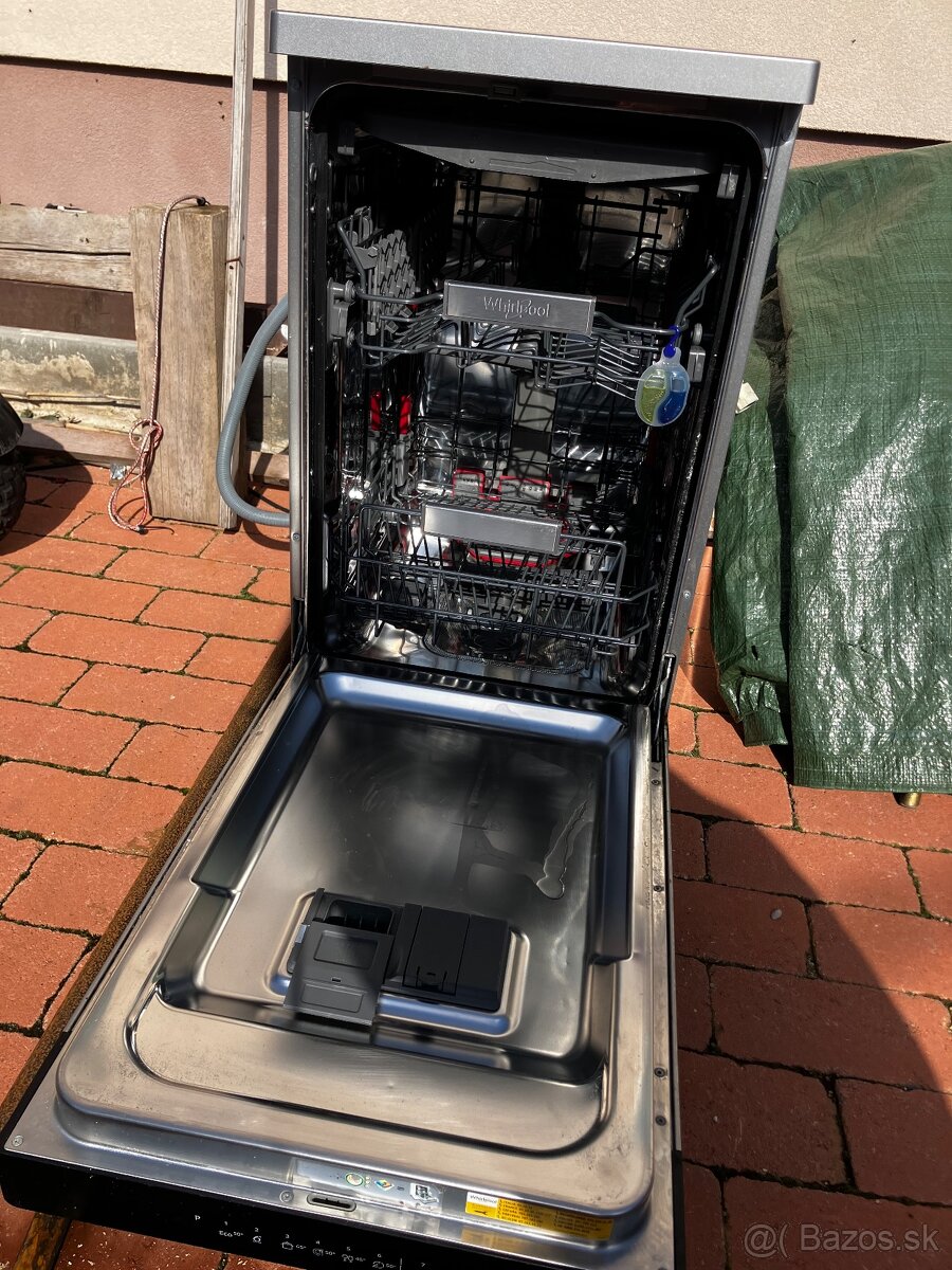 Umývačka riadu whirlpool