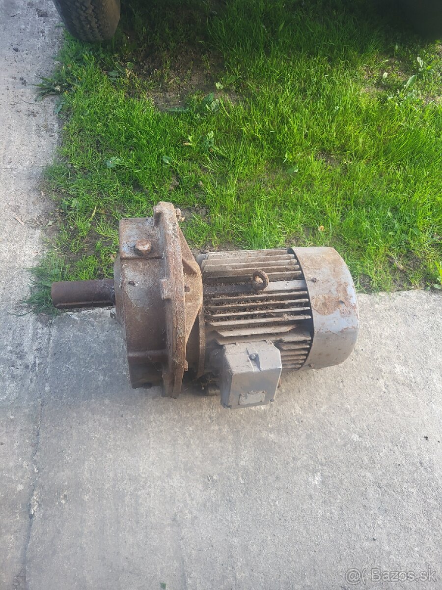 Prevodovka z motorom