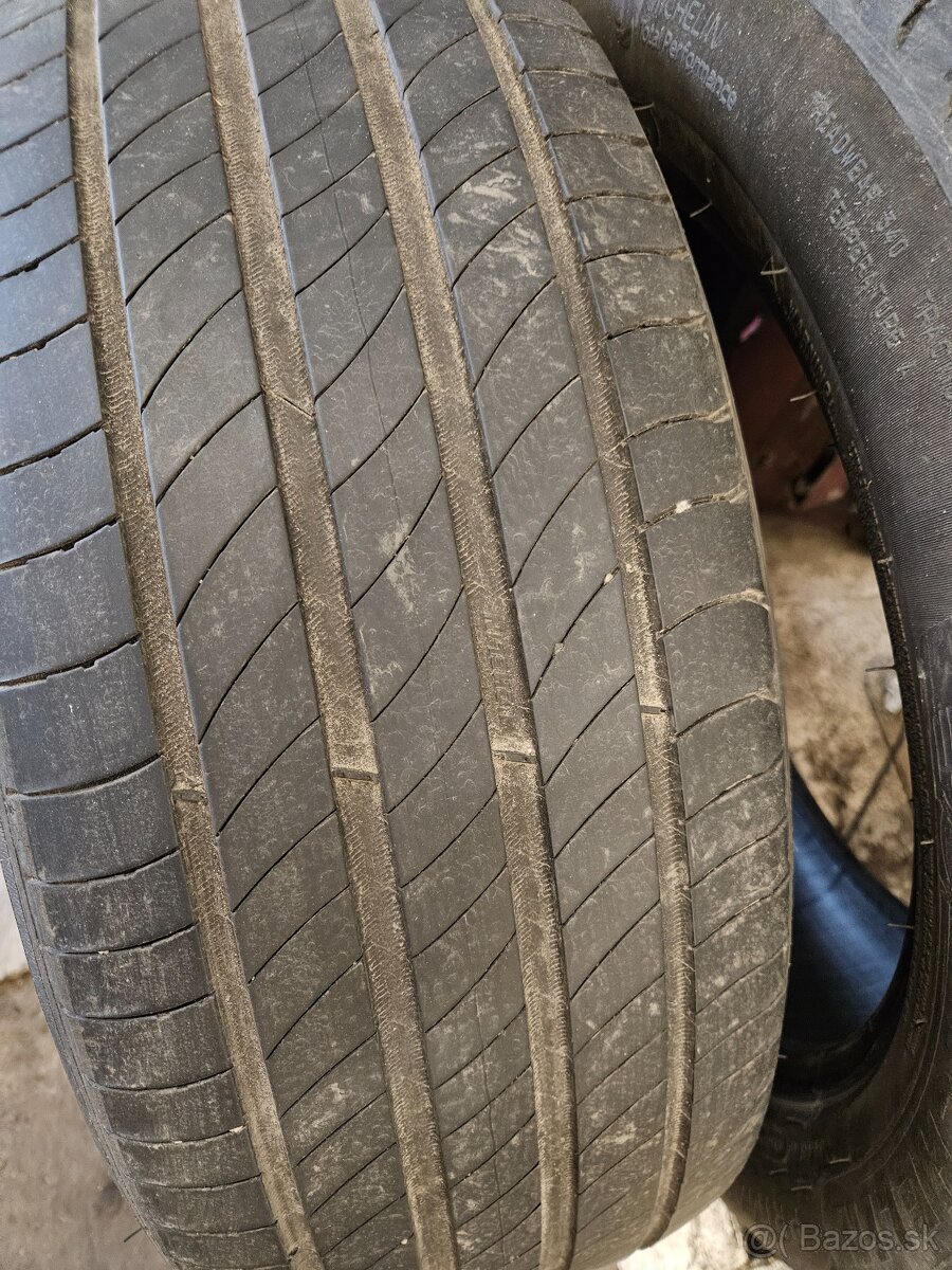 Predám letné 215/55 r17