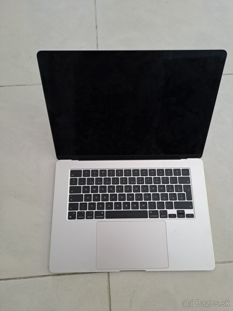 Predám Macbook air m2