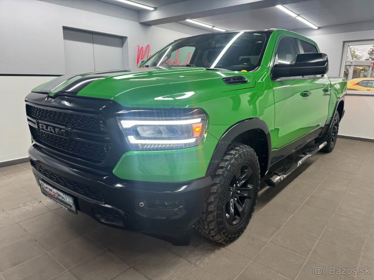 Dodge RAM 1500 Laramie Crew Cab 4x4