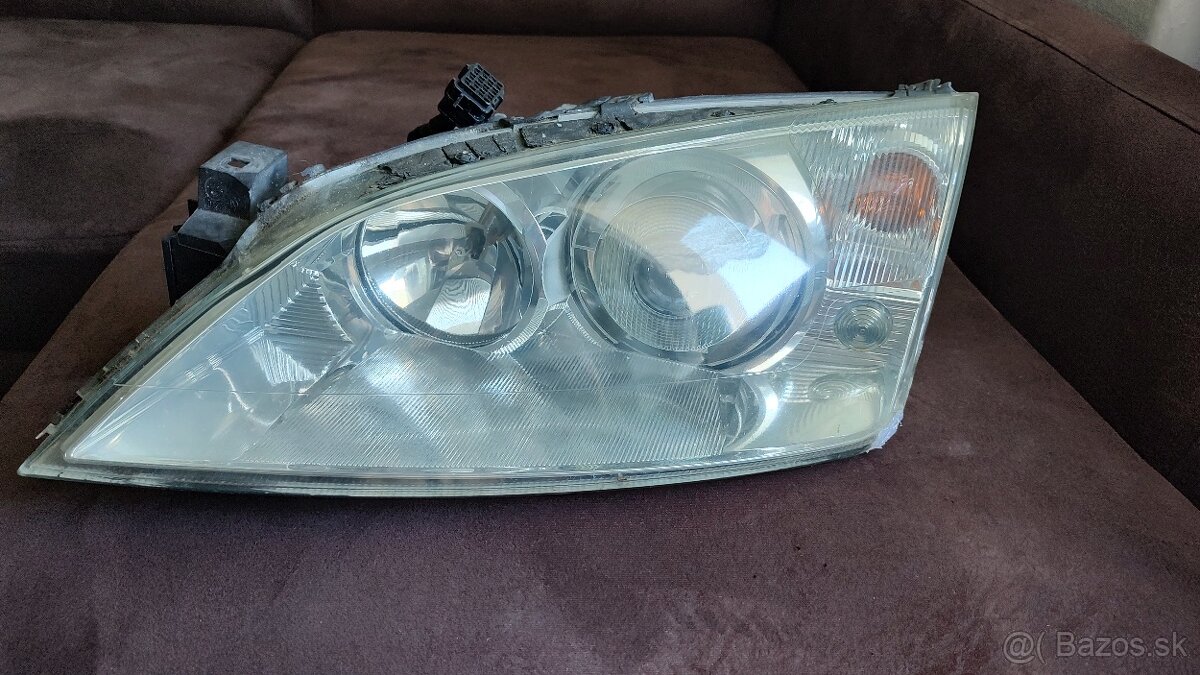 predné svetlá Ford Mondeo mk3