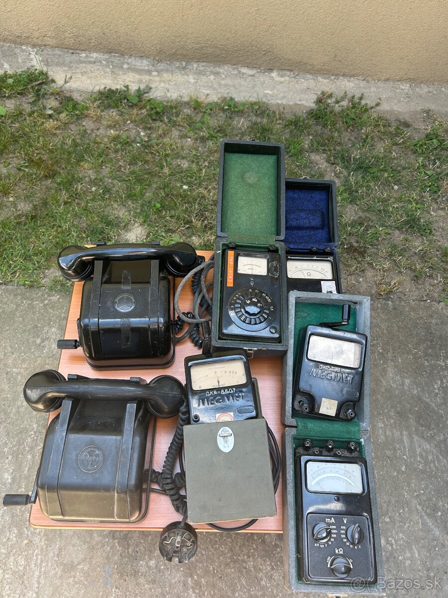 Retro telefón tesla a meracie prístroje