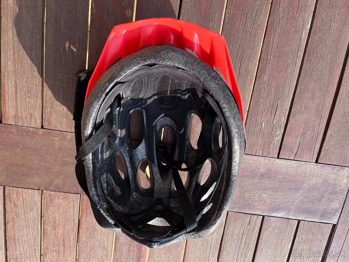Predám rôzne veci na bicykel.