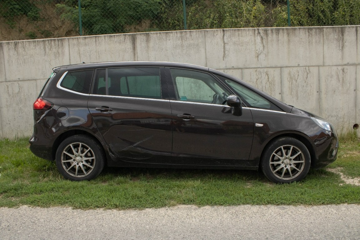Opel Zafira C 2015 LPG a benzín (ťažné, parkovacie senzory)