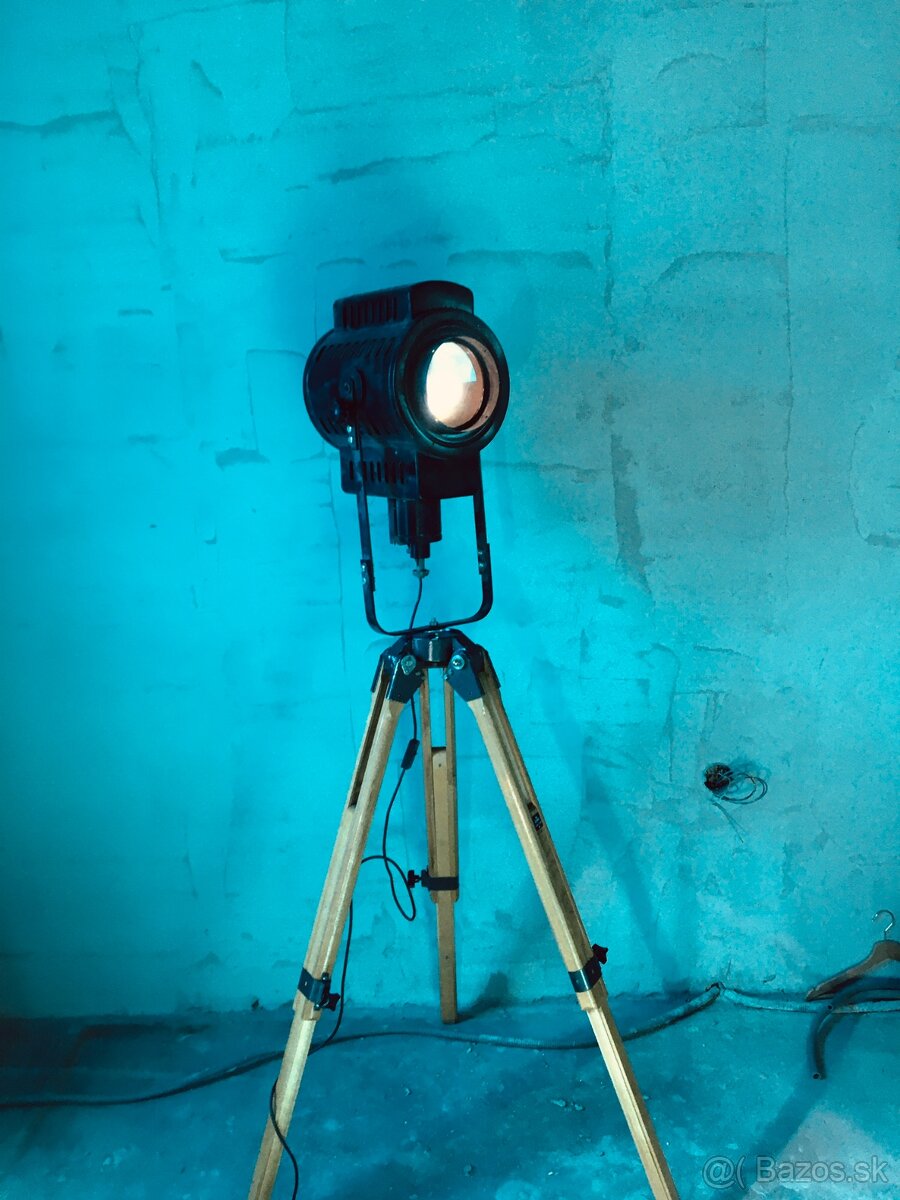 divadelný reflektor , osvetlenie