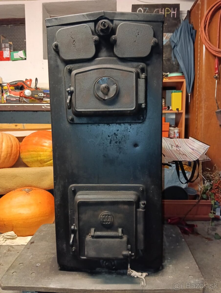 Kotol na pevné palivo