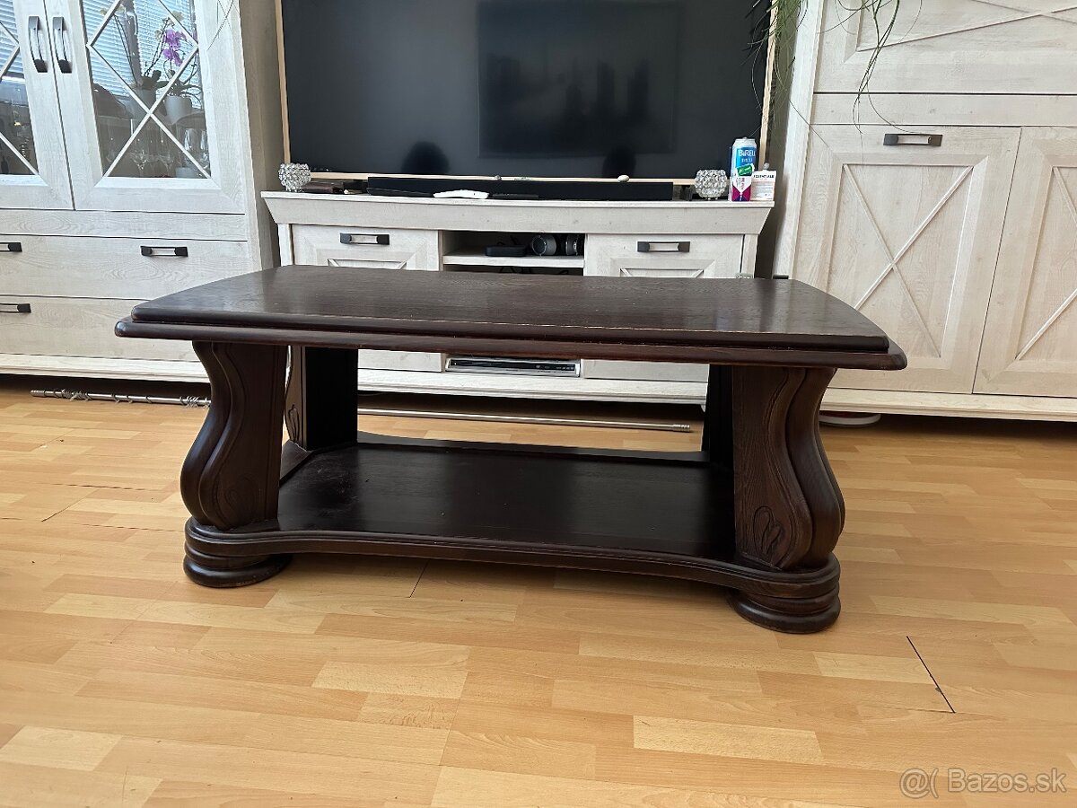 Masívny dubový konferenčný stolík