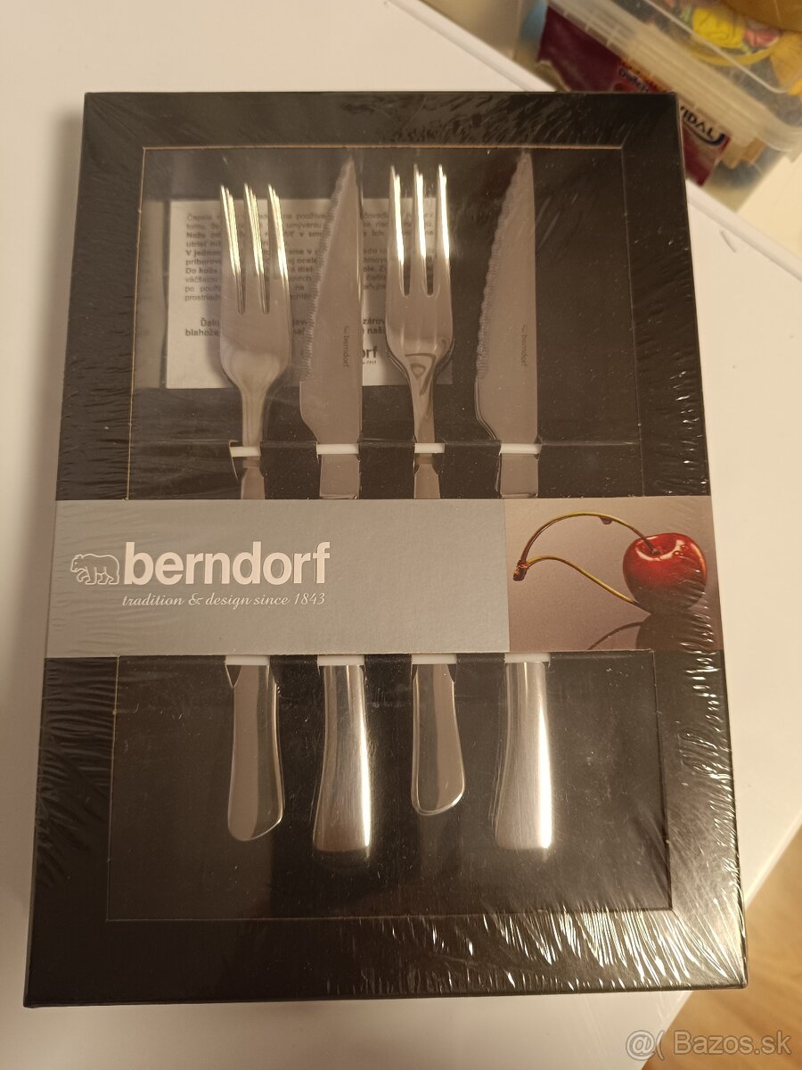 rôzne jedálenské príbory