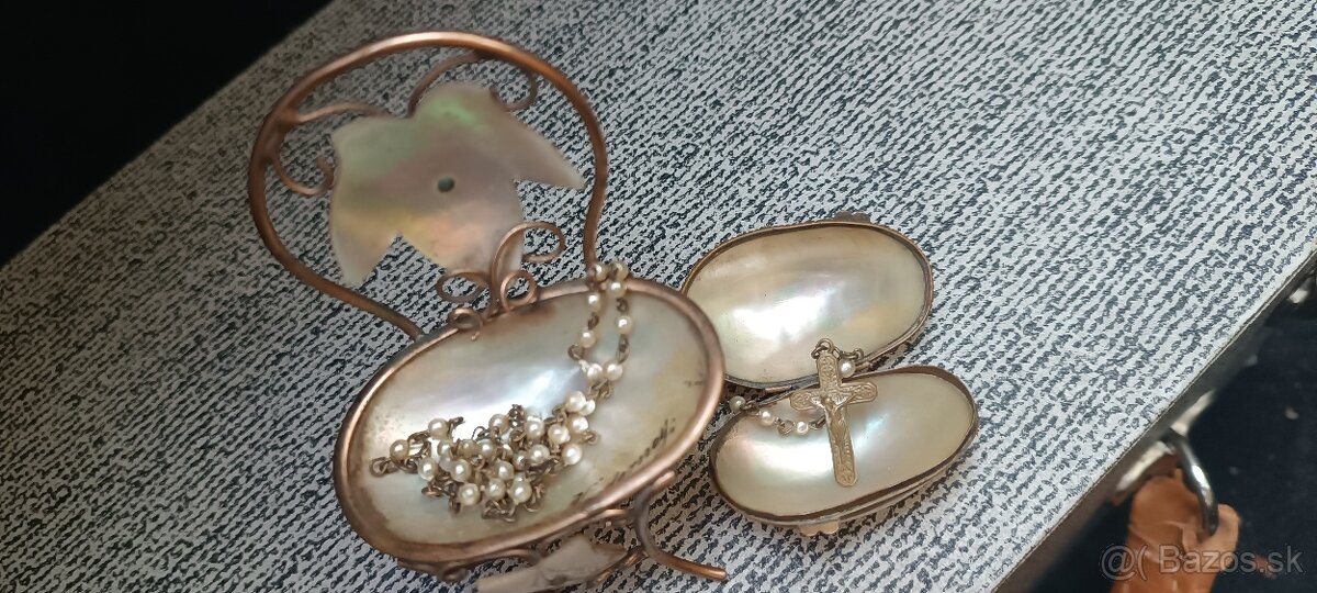 Starožitná perleťová mini stolička, perletové púzdro