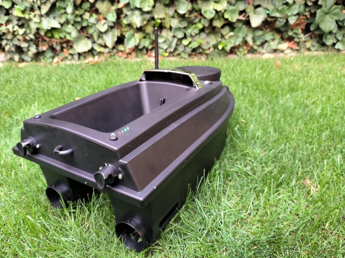 Zavazacia lodka GPS + SONAR