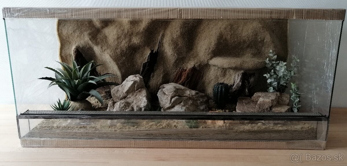 Terárium 90x40x40 s 3D stenou