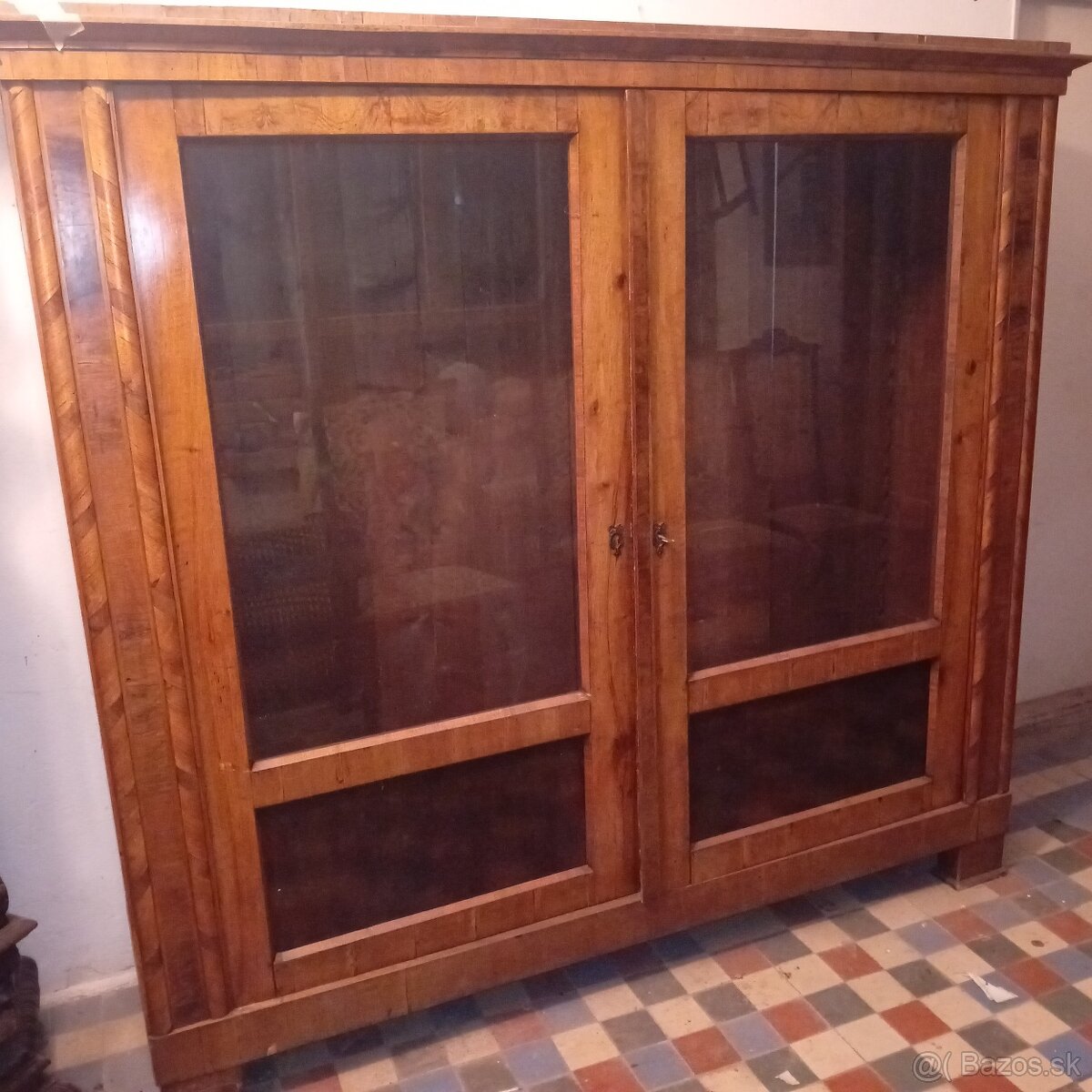 Biedermeier knihovňa