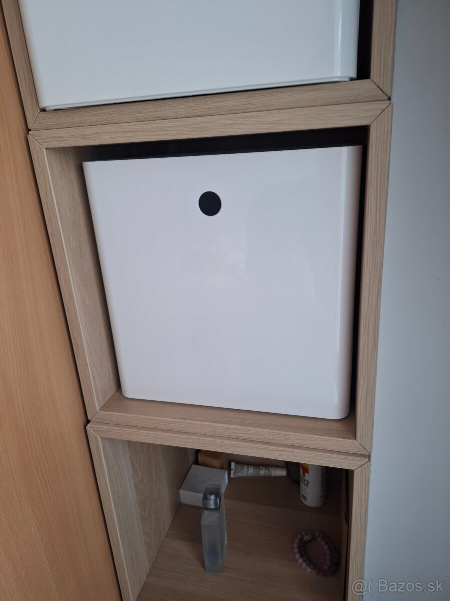 Skrinka IKEA EKET