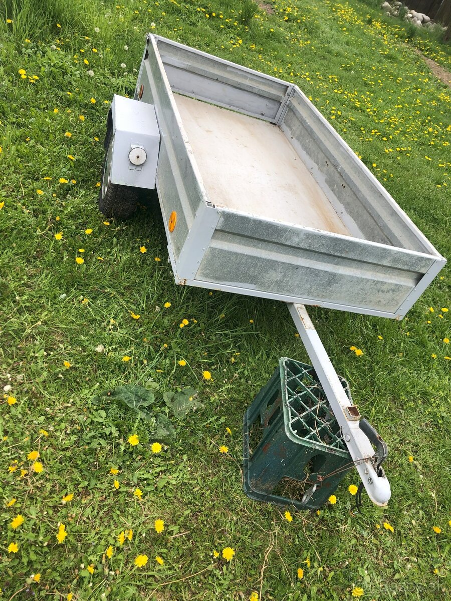 Prívesný vozík (lp. 2050x1050 mm) valníkový 600kg TP+ŠPZ