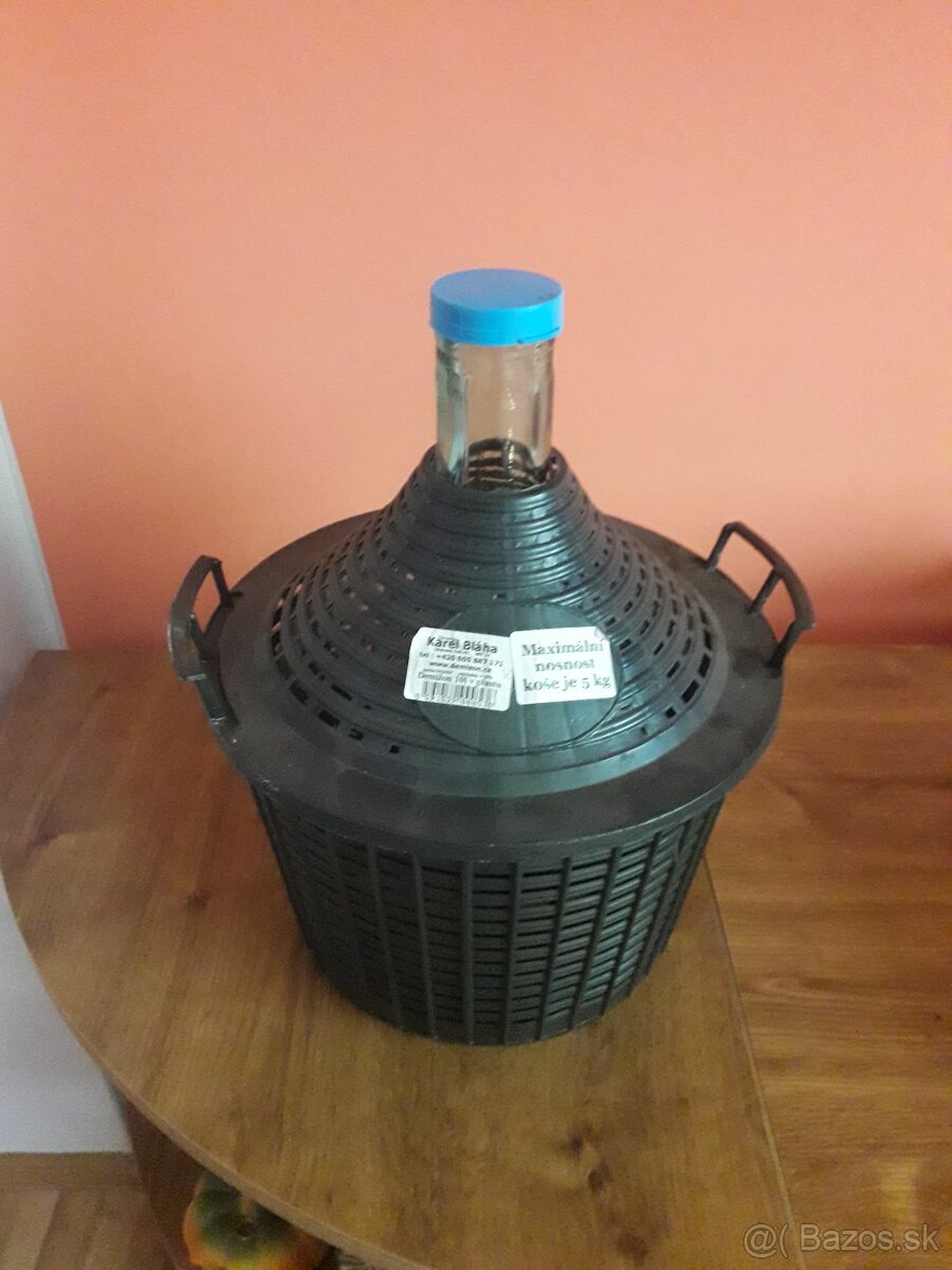 DEMIŽON 10 LITRŮ- S UZÁVĚREM