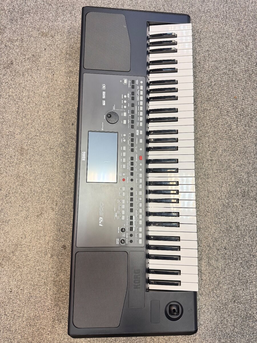 Klavesy Korg Pa 600