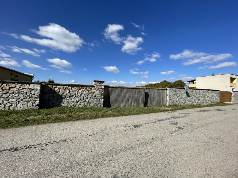 41752-Stavebný pozemok 2178 m2 Veľké Ripňany