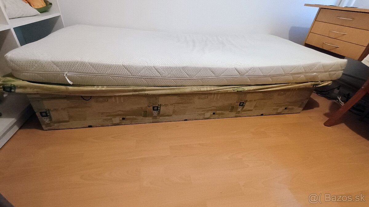 Detská posteľ s matracom