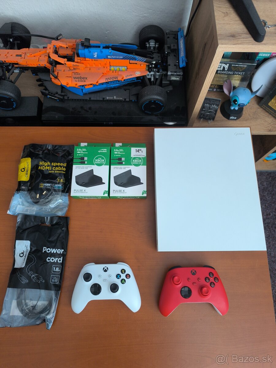 Xbox one X 1TB Robot white special edition Záruka 04/2026