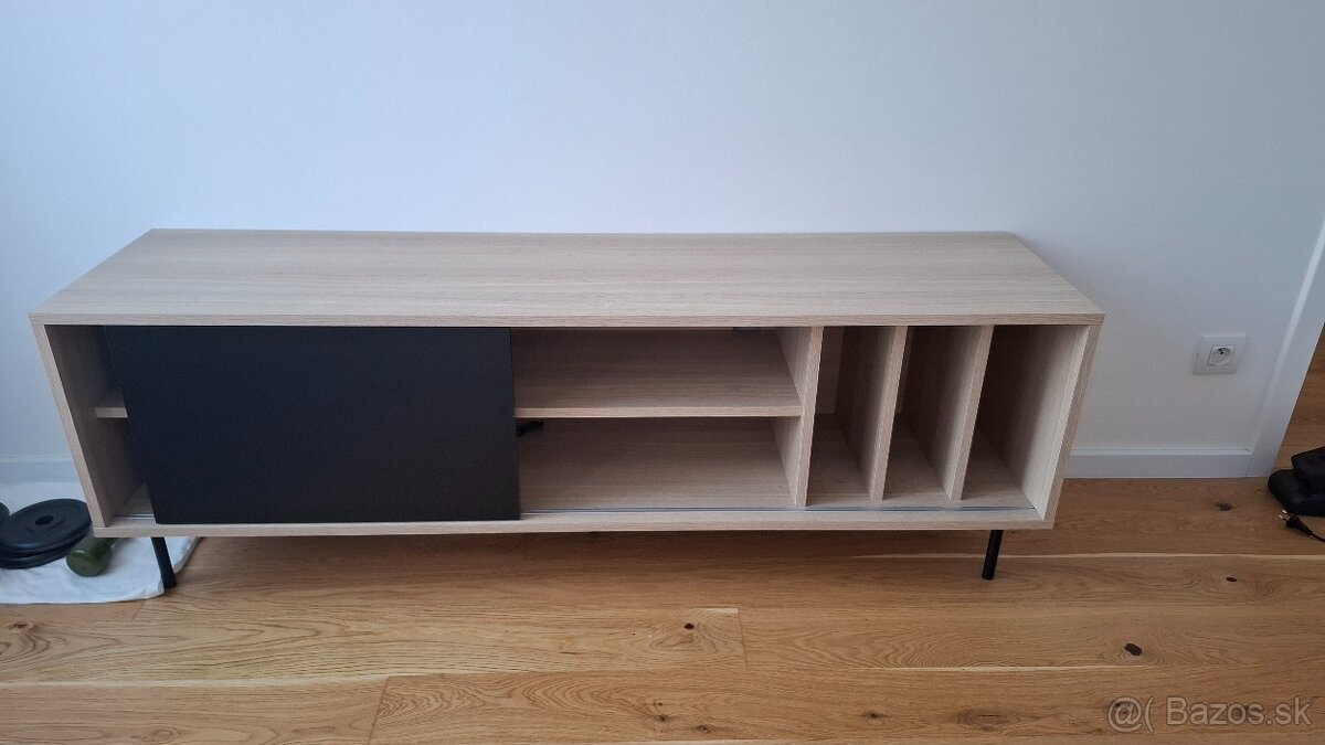 Obývačková komoda pod TV