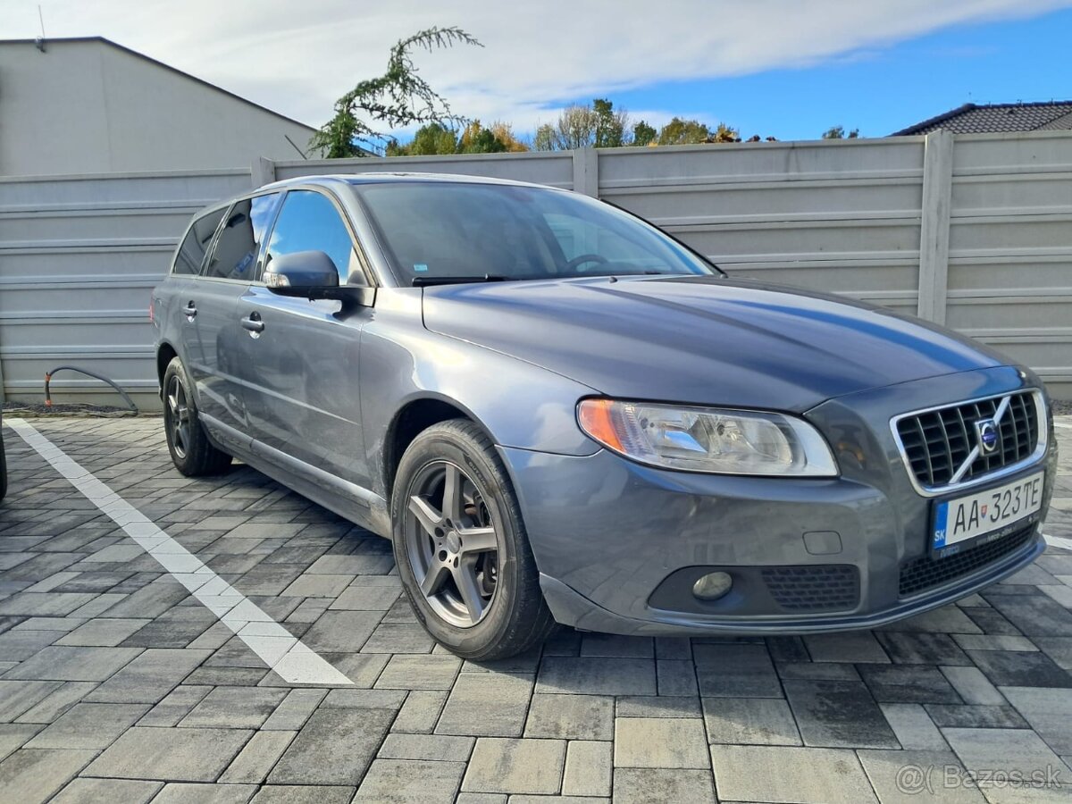 Volvo V70 D5 12/2008 výkon 136KW