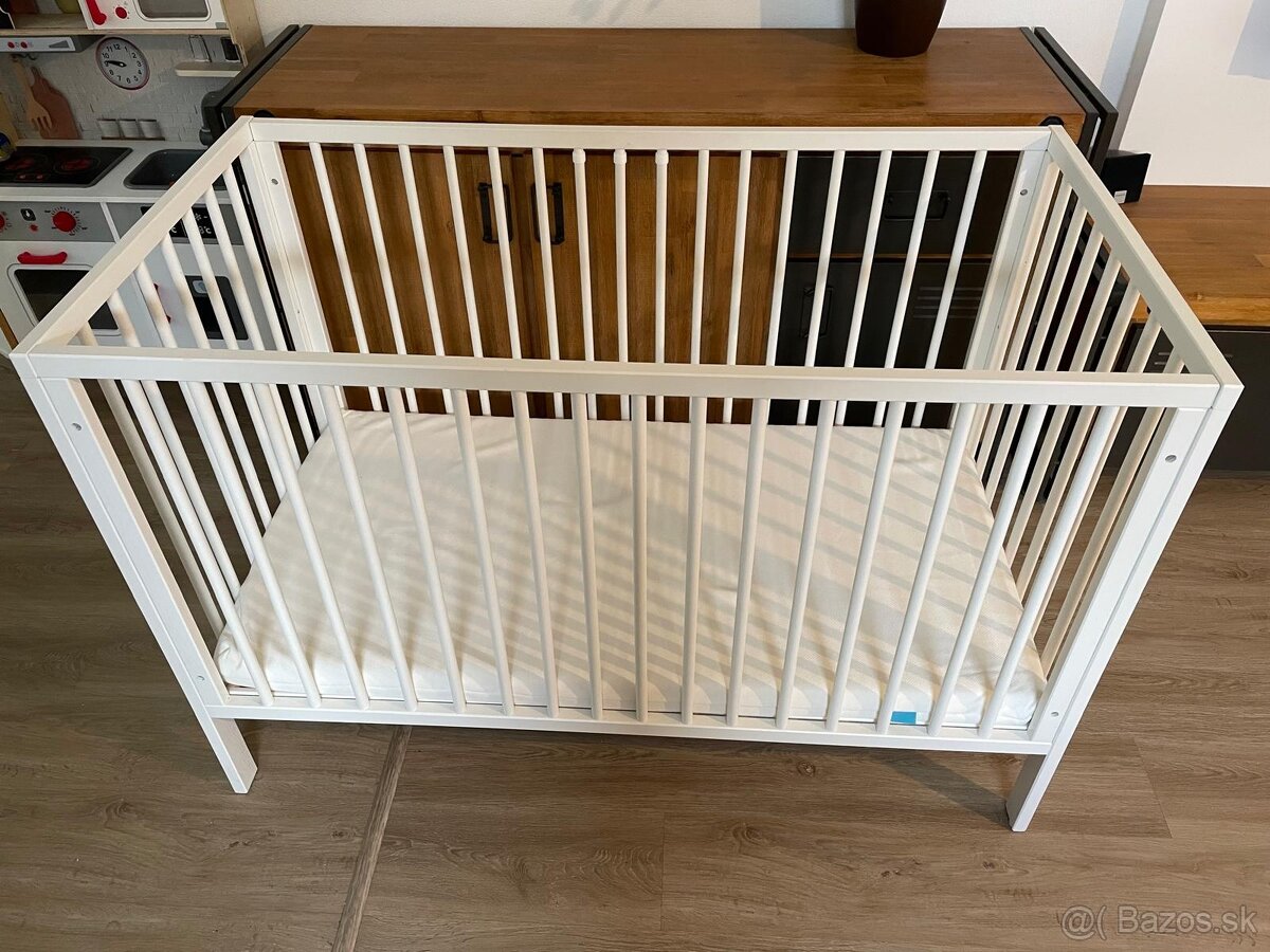 Predám detskú postieľku